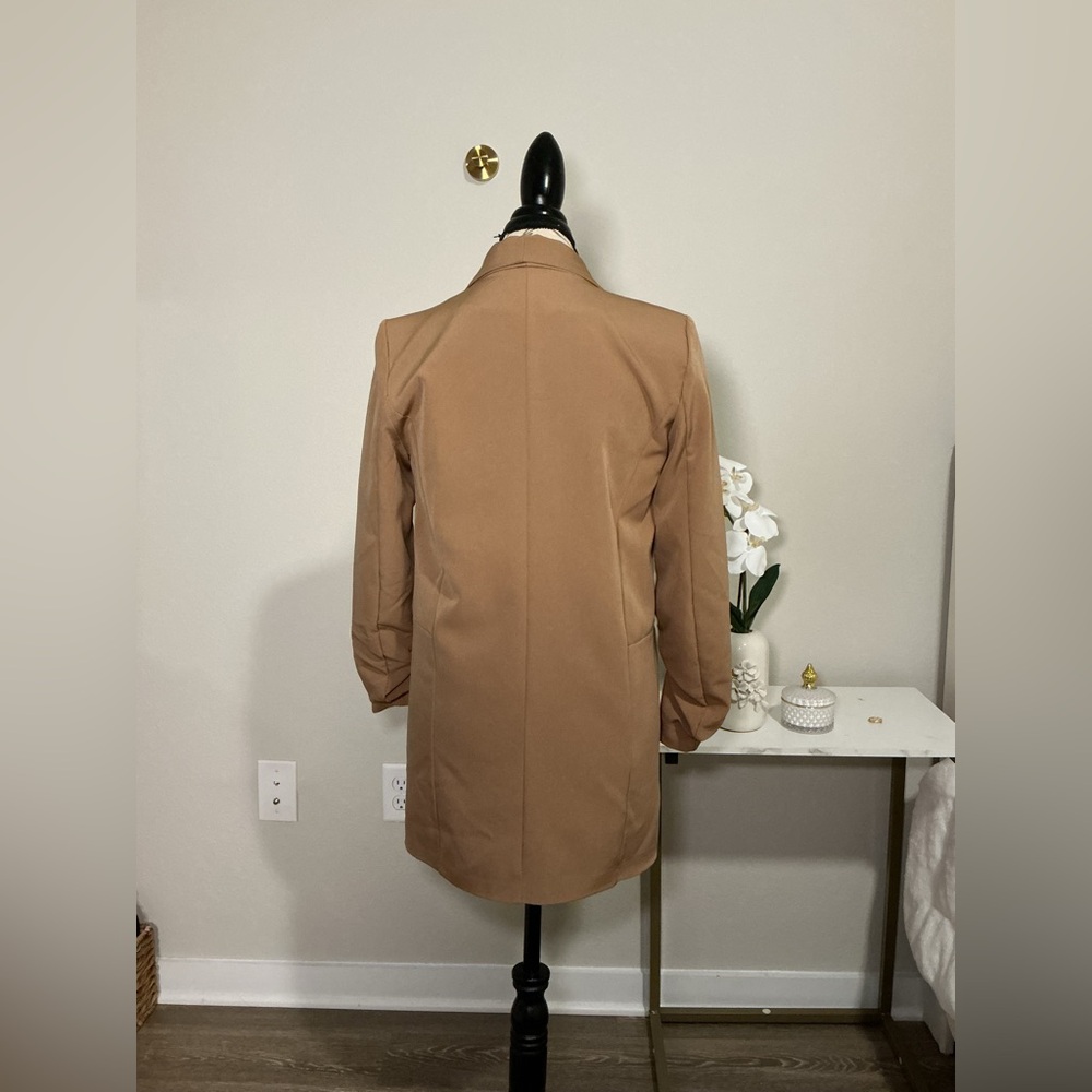 Elegant Tan Women's Blazer - Picture 2 of 9